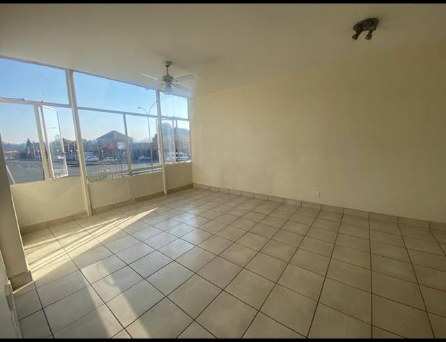 1 BEDROOM APARTMENT FOR SALE IN KEMPTON PARK EXT 05